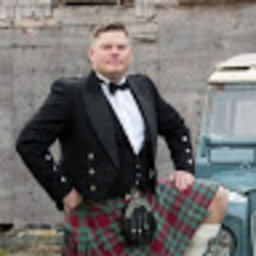 Meet your Posher, Christopher
